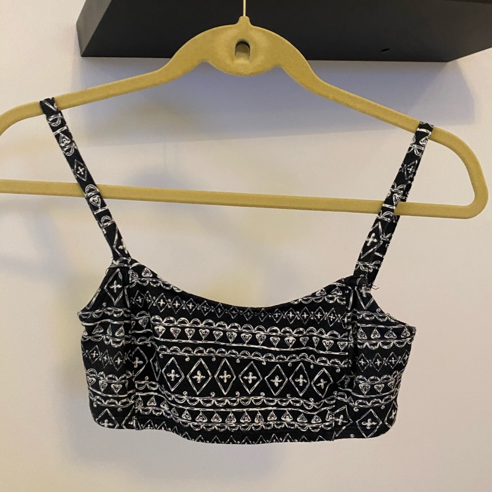 Black and white bandeau